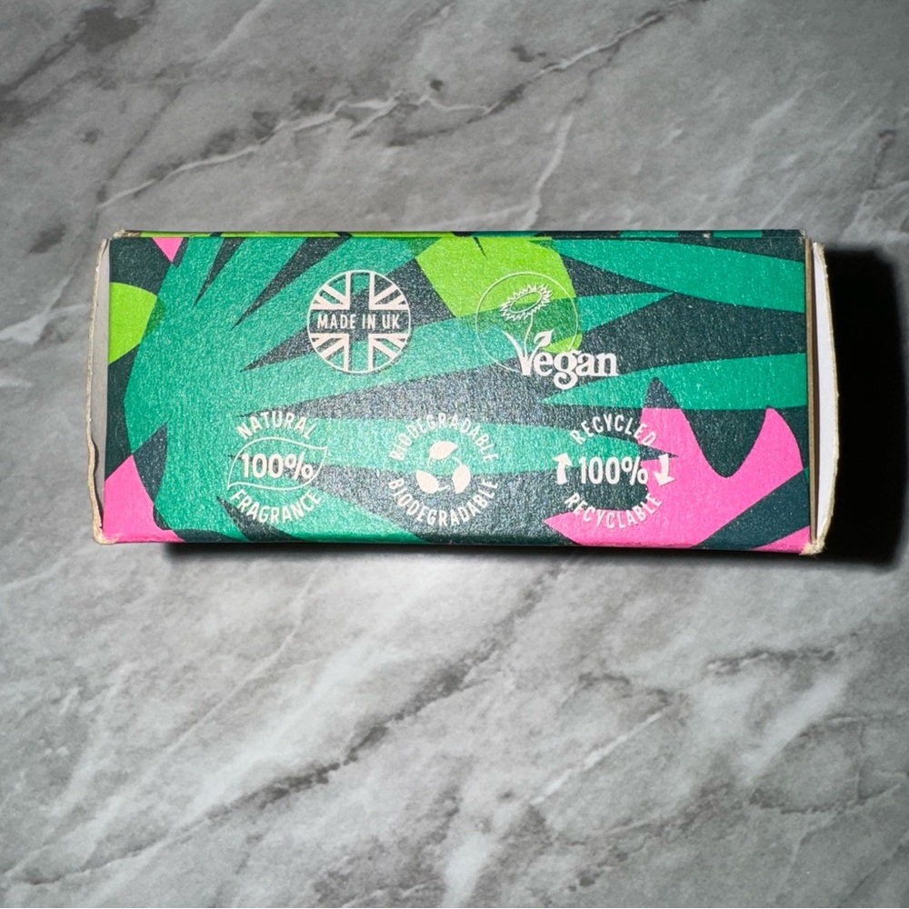 Faith In Nature Shampoo Bar Dragonfruit Scent Solid Natural Vegan Soap - Picture 3 of 6
